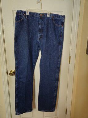 Wrangler 1013MWZDD Jeans Mens 42x34 Blue Regular Straight Leg Denim Dark Wash